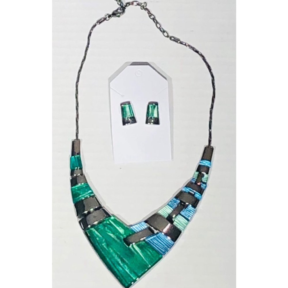 Vintage Green Glass Gunmetal Necklace and Earrings Set
